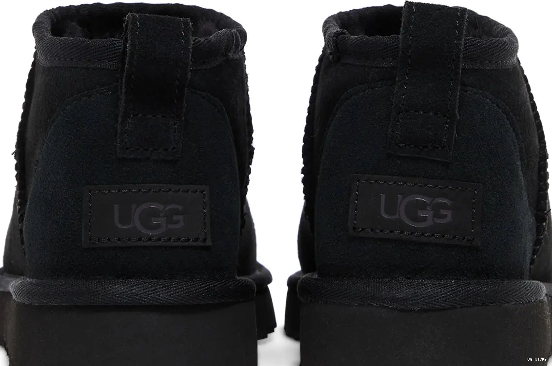 UGG W Mini Black Ultra Classic 0715